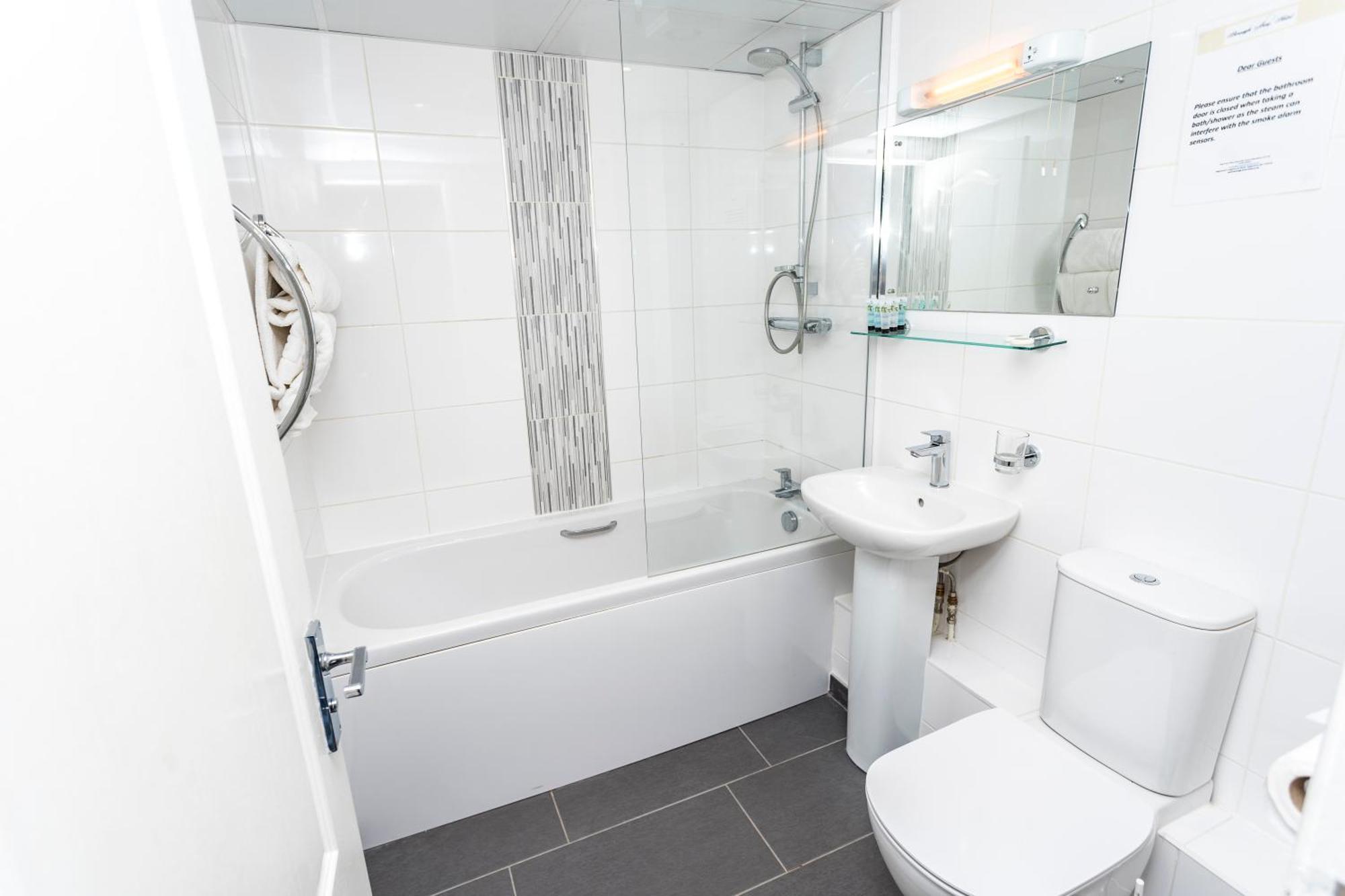 Borough Arms Hotel Newcastle-under-Lyme Extérieur photo